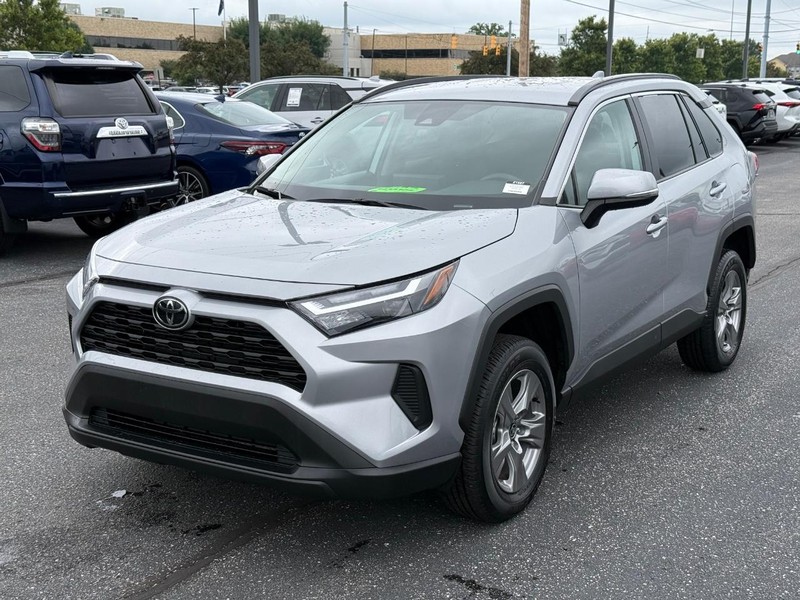 Toyota RAV4 Vehicle Image 08