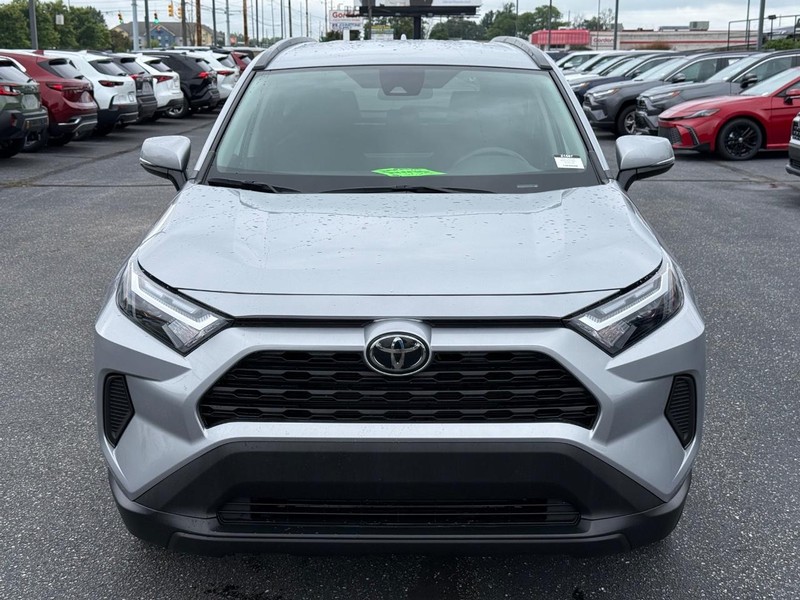 Toyota RAV4 Vehicle Image 09