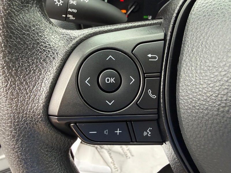 Toyota RAV4 Vehicle Image 13
