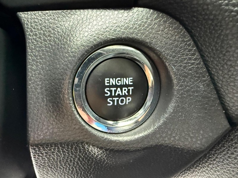 Toyota RAV4 Vehicle Image 15