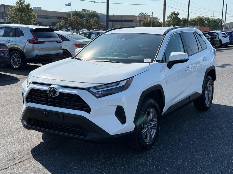 Toyota RAV4 Vehicle Image 08
