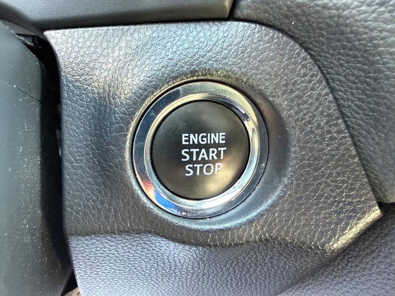 Toyota RAV4 Vehicle Image 15