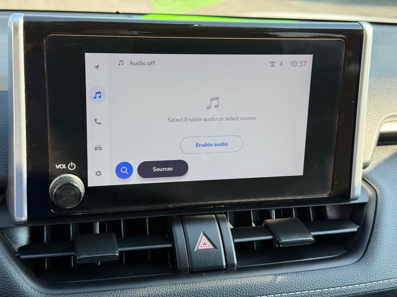 Toyota RAV4 Vehicle Image 16