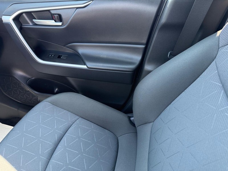 Toyota RAV4 Vehicle Image 20