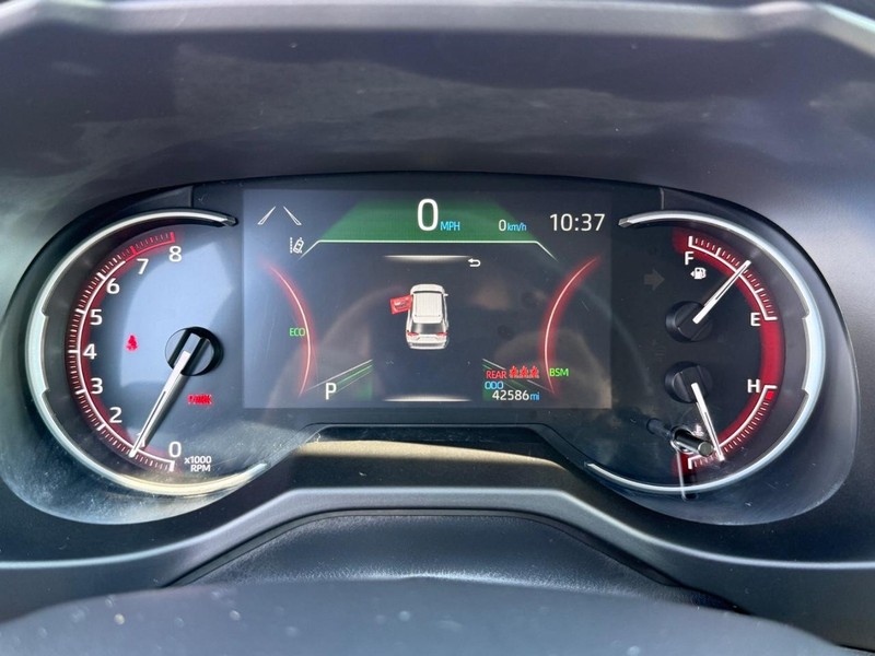 Toyota RAV4 Vehicle Image 21