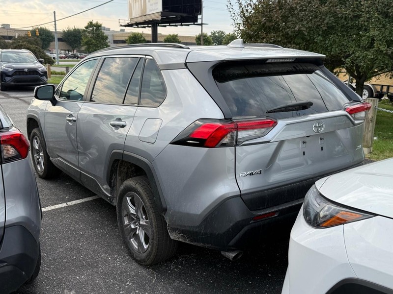Toyota RAV4 Vehicle Image 03