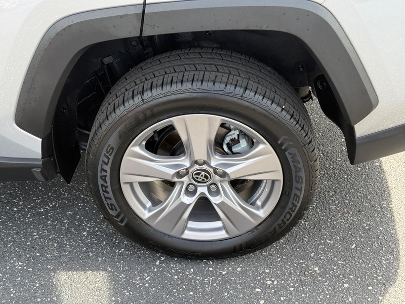 Toyota RAV4 Vehicle Image 06