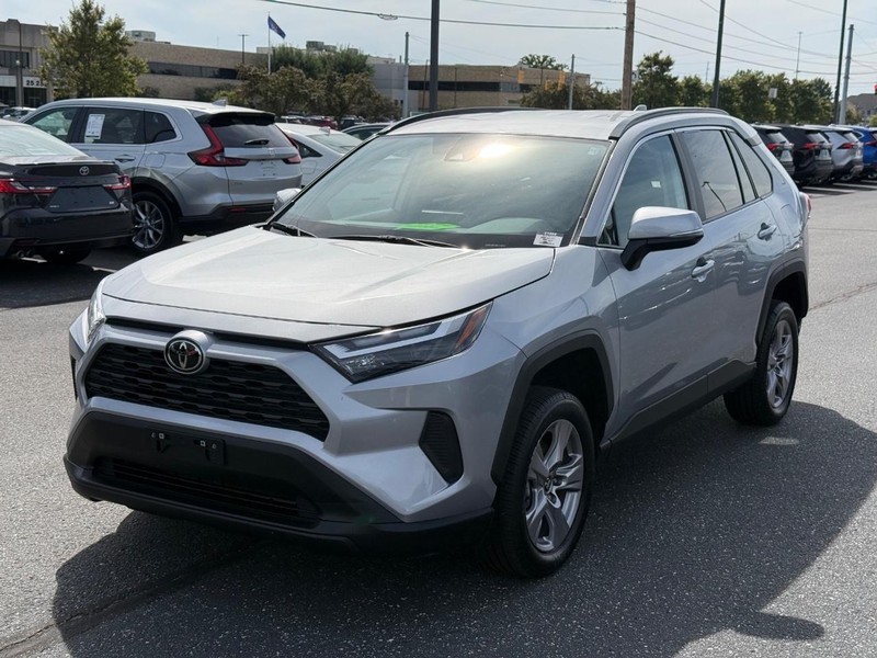 Toyota RAV4 Vehicle Image 08