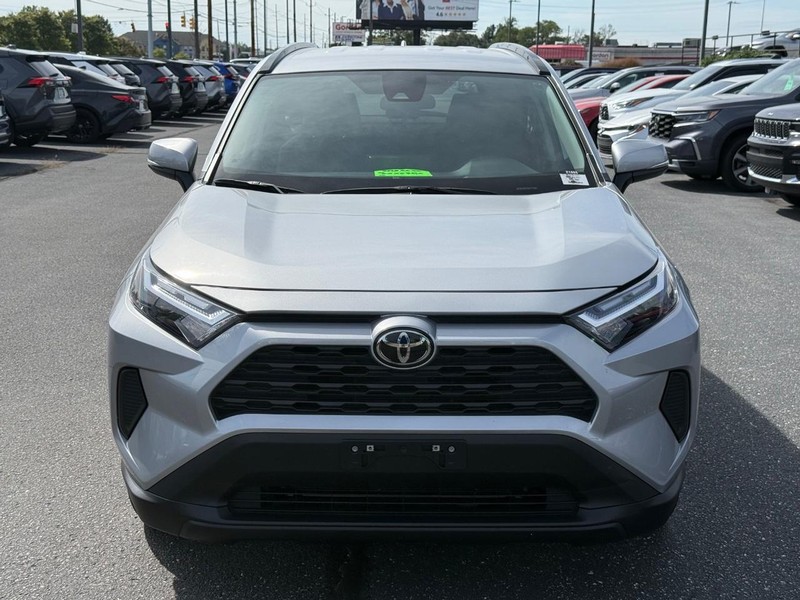 Toyota RAV4 Vehicle Image 09