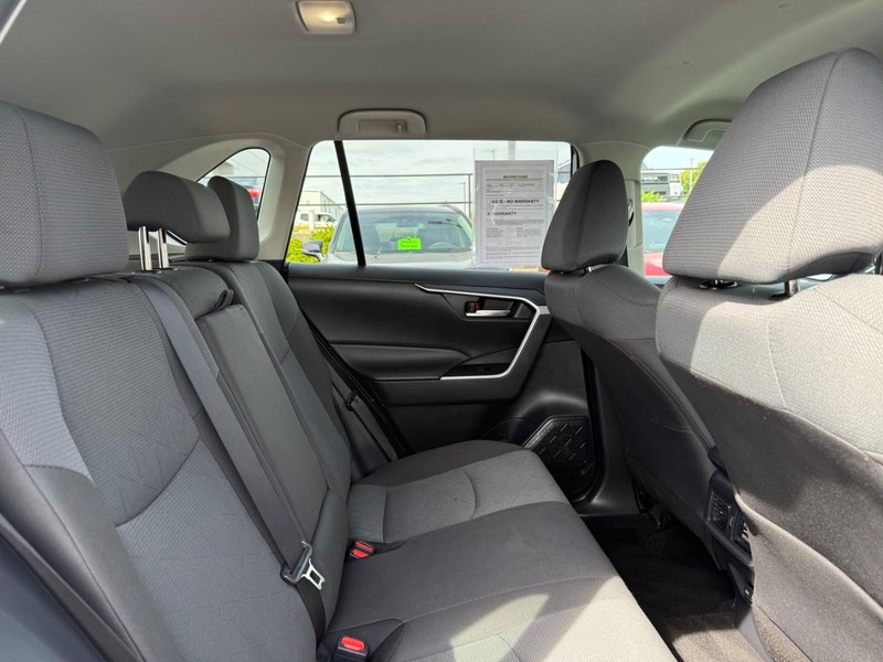 Toyota RAV4 Vehicle Image 10
