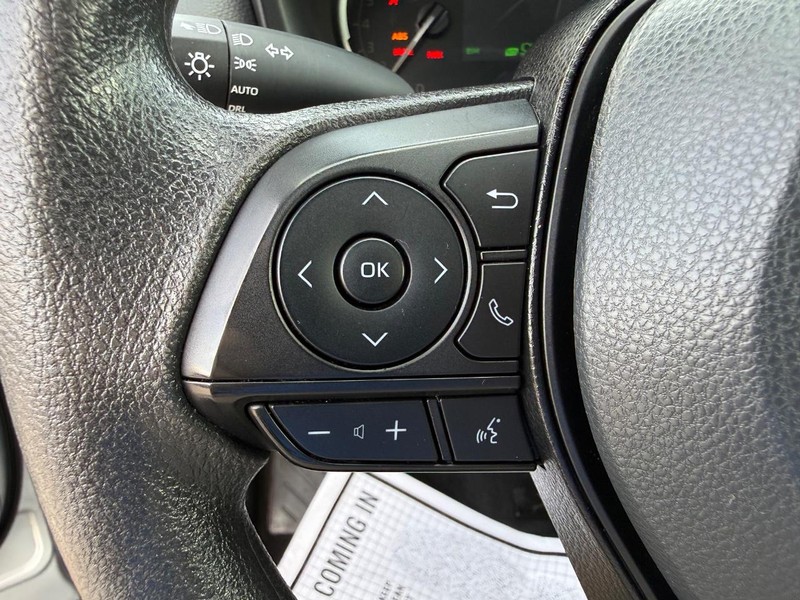 Toyota RAV4 Vehicle Image 13