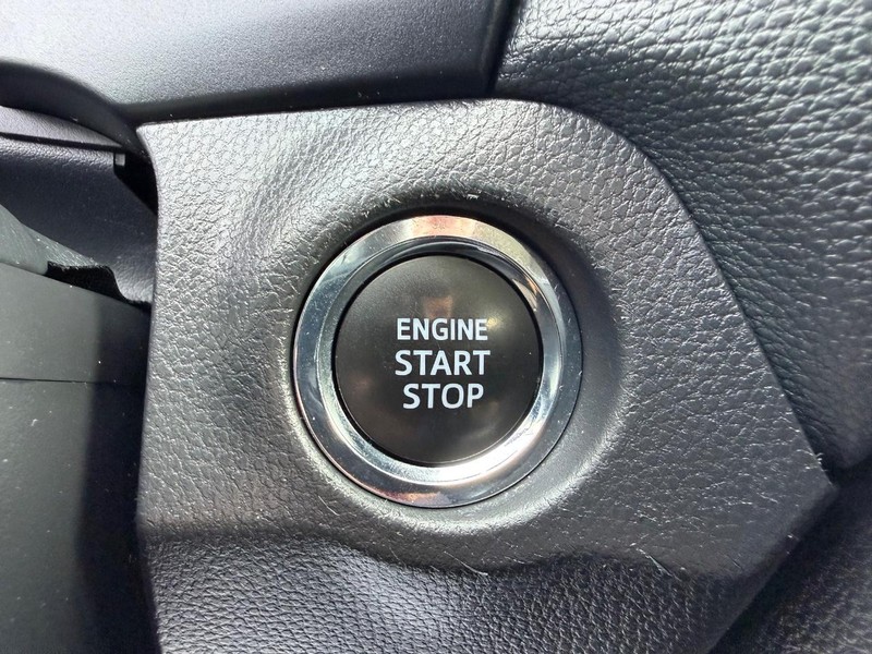 Toyota RAV4 Vehicle Image 15