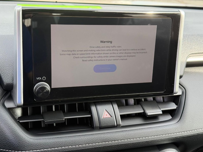 Toyota RAV4 Vehicle Image 16