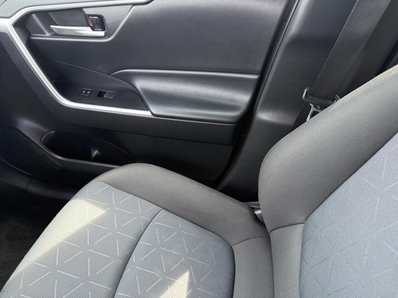 Toyota RAV4 Vehicle Image 20