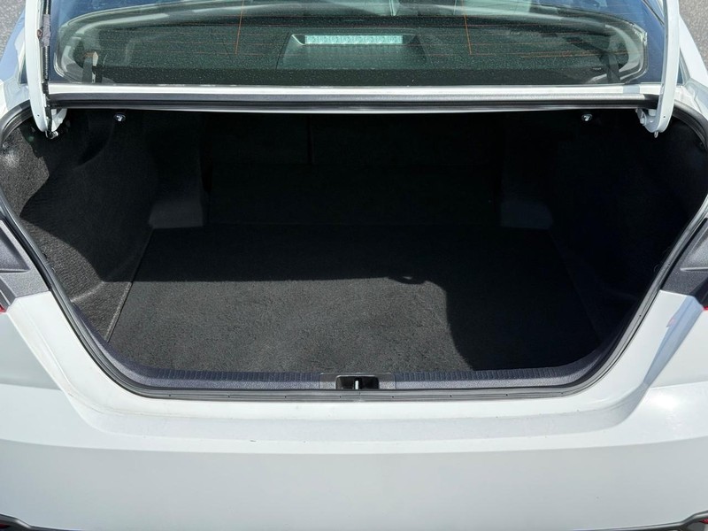 Toyota Camry Vehicle Image 05