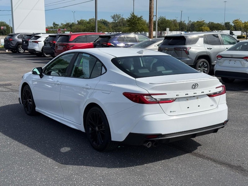 Toyota Camry Vehicle Image 06