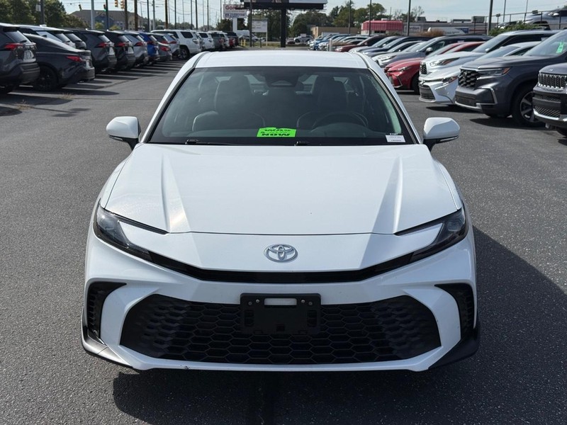 Toyota Camry Vehicle Image 09