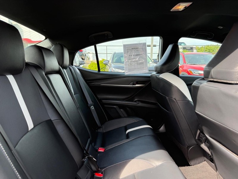 Toyota Camry Vehicle Image 10