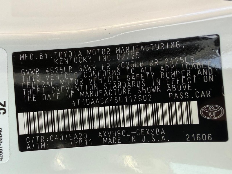 Toyota Camry Vehicle Image 24