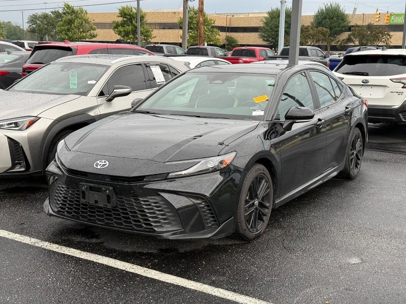 Toyota Camry Vehicle Image 02