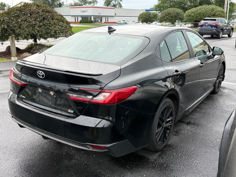 Toyota Camry Vehicle Image 04