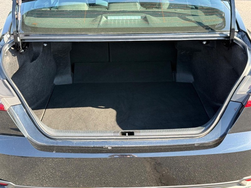 Toyota Camry Vehicle Image 07