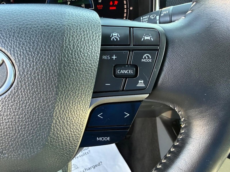 Toyota Camry Vehicle Image 14