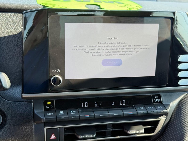 Toyota Camry Vehicle Image 16