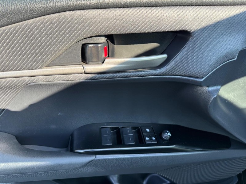 Toyota Camry Vehicle Image 22
