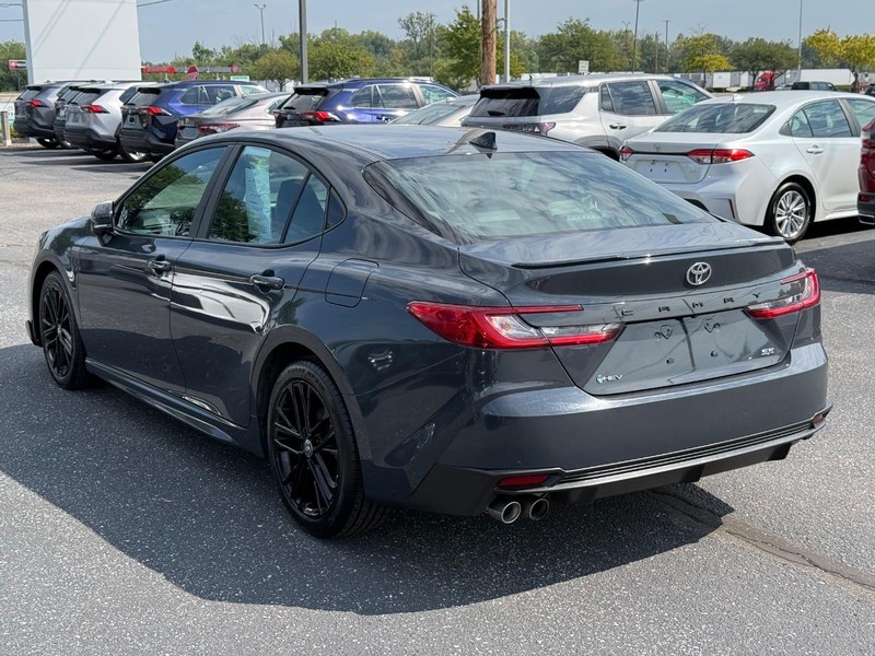 Toyota Camry Vehicle Image 05