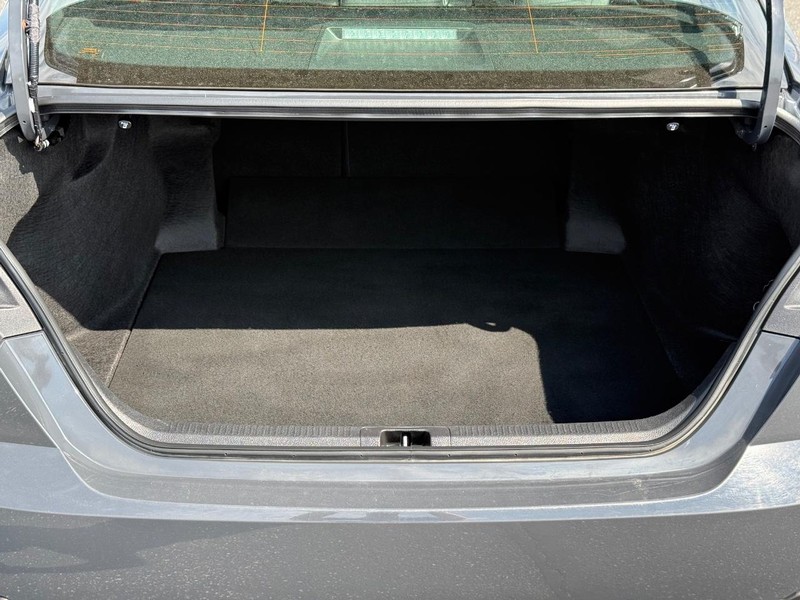 Toyota Camry Vehicle Image 07
