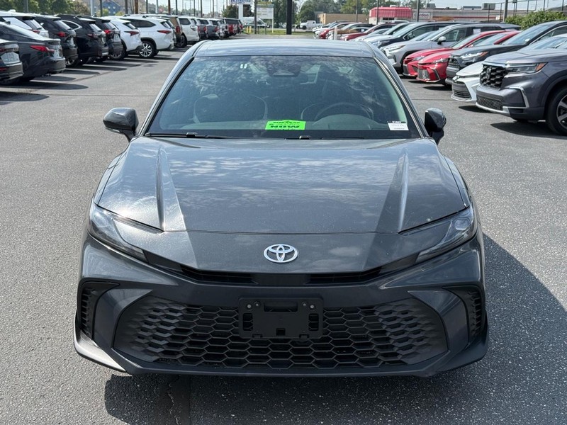 Toyota Camry Vehicle Image 09