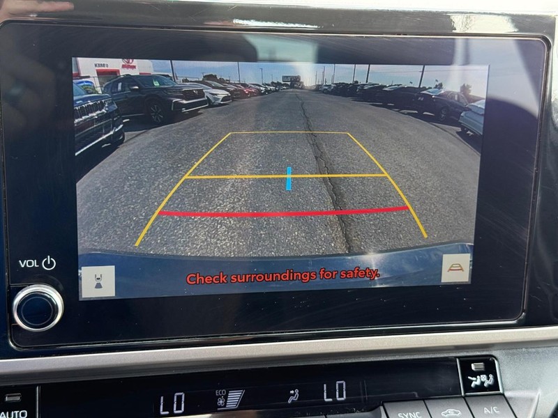 Toyota Camry Vehicle Image 17