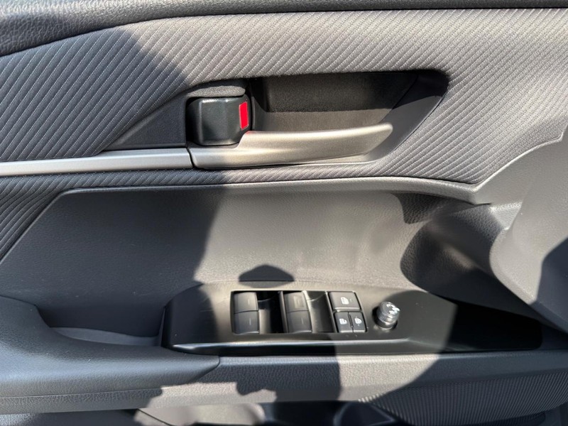 Toyota Camry Vehicle Image 22