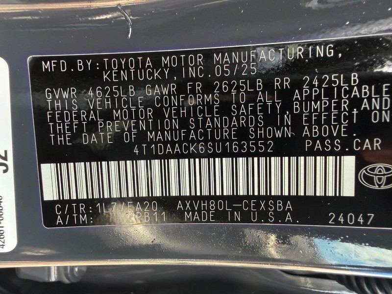 Toyota Camry Vehicle Image 24
