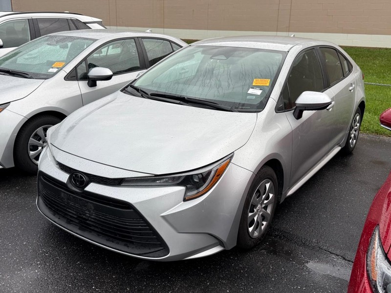 Toyota Corolla Vehicle Full-screen Gallery Image 02