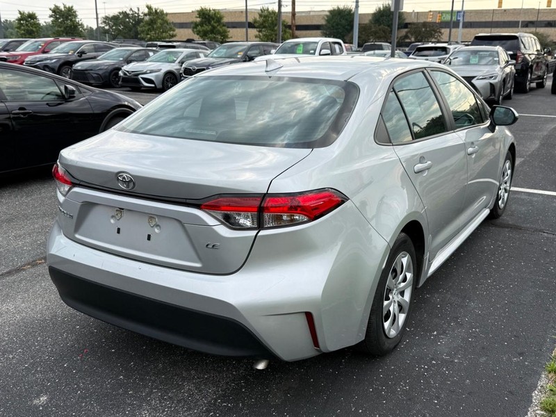 Toyota Corolla Vehicle Full-screen Gallery Image 04