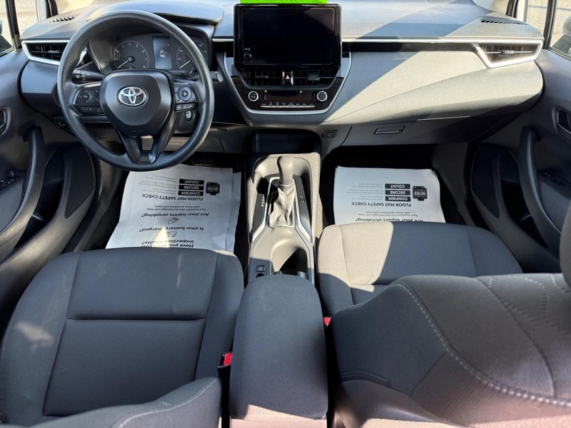 Toyota Corolla Vehicle Image 11
