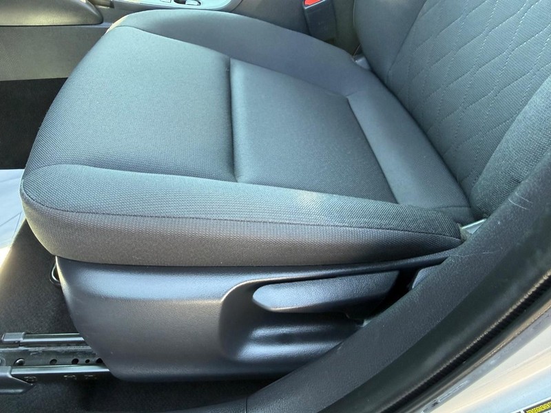 Toyota Corolla Vehicle Image 22