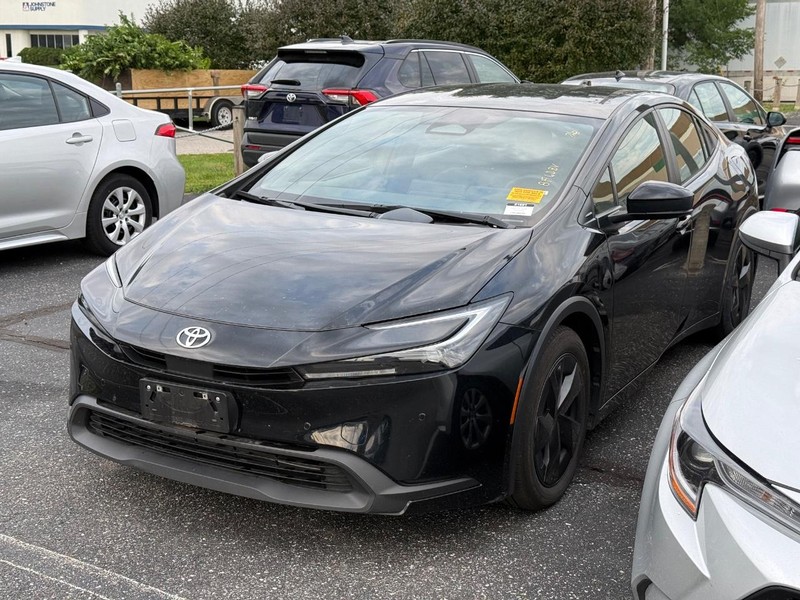 Toyota Prius Vehicle Image 02