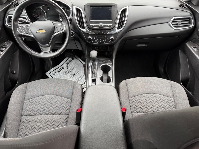Chevrolet Equinox Vehicle Image 12