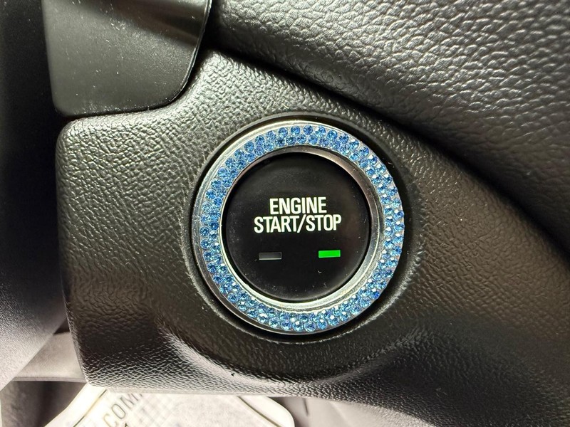 Chevrolet Equinox Vehicle Image 16