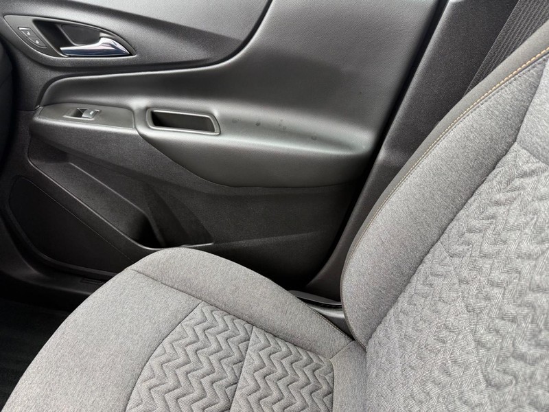 Chevrolet Equinox Vehicle Image 22