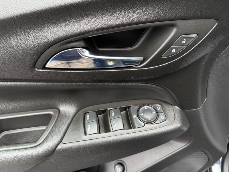 Chevrolet Equinox Vehicle Image 25