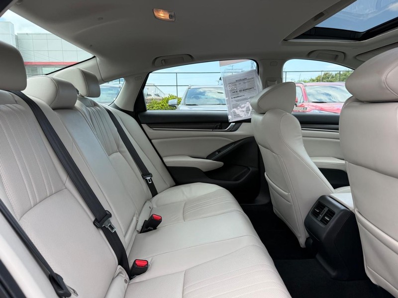 Honda Accord Sedan Vehicle Image 10