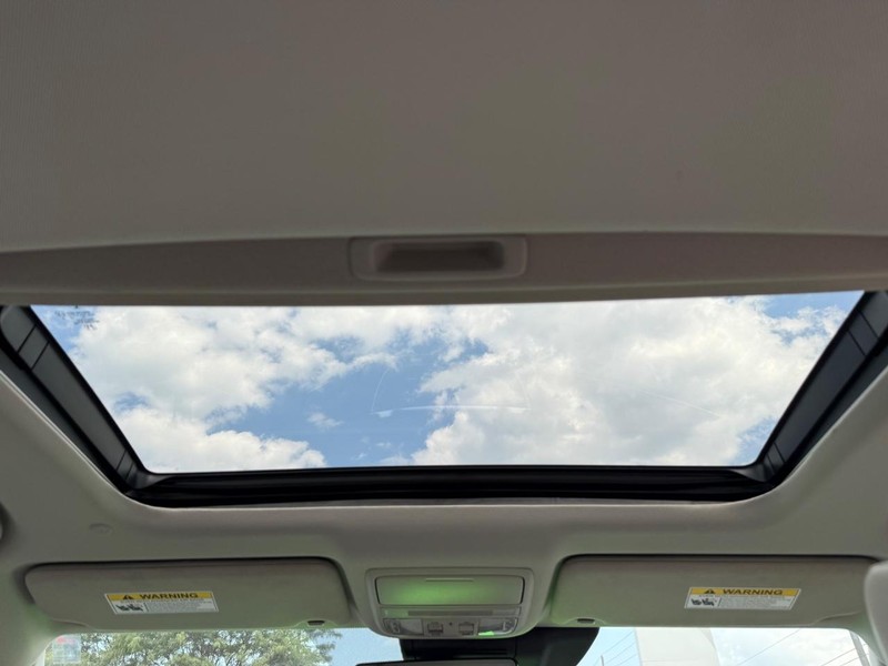 Honda Accord Sedan Vehicle Image 11