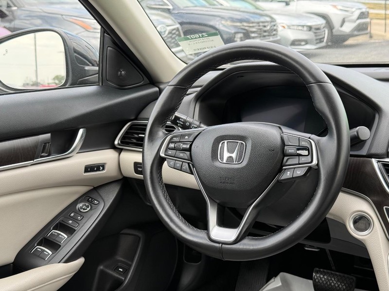 Honda Accord Sedan Vehicle Image 13