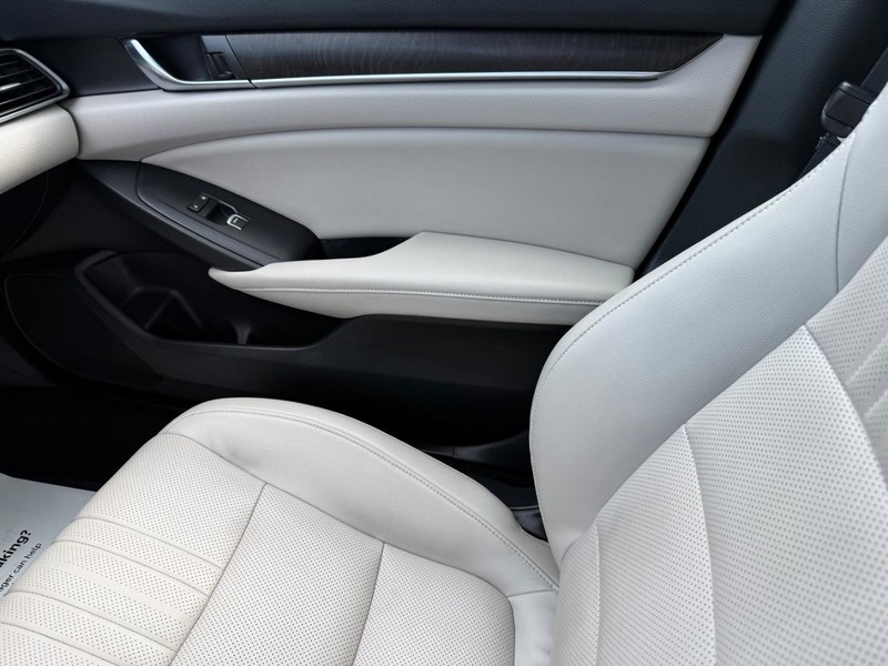 Honda Accord Sedan Vehicle Image 22