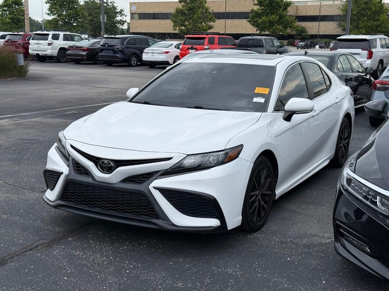 Toyota Camry Vehicle Image 02