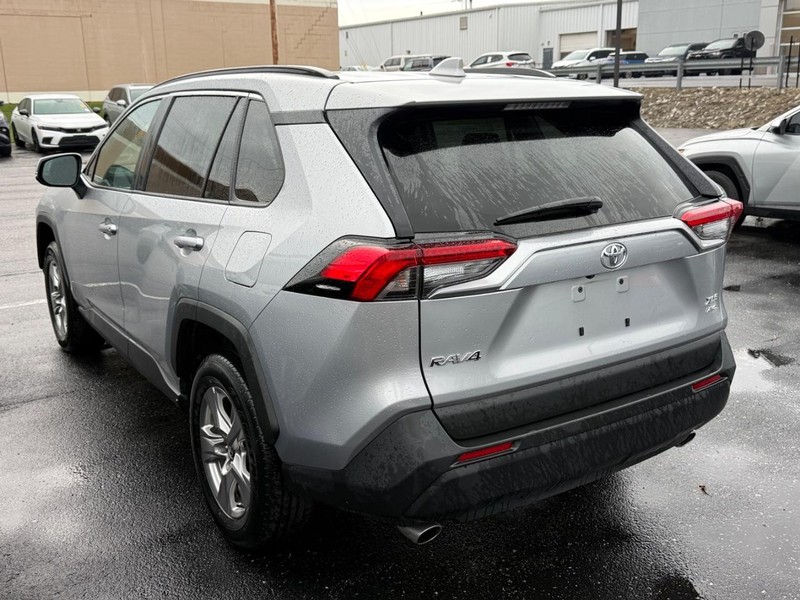Toyota RAV4 Vehicle Image 03
